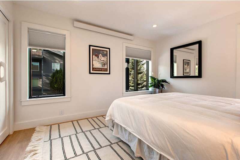 Bedroom (3 of 3)