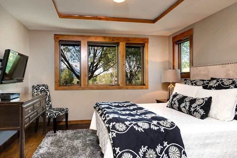 Bedroom (1 of 2)