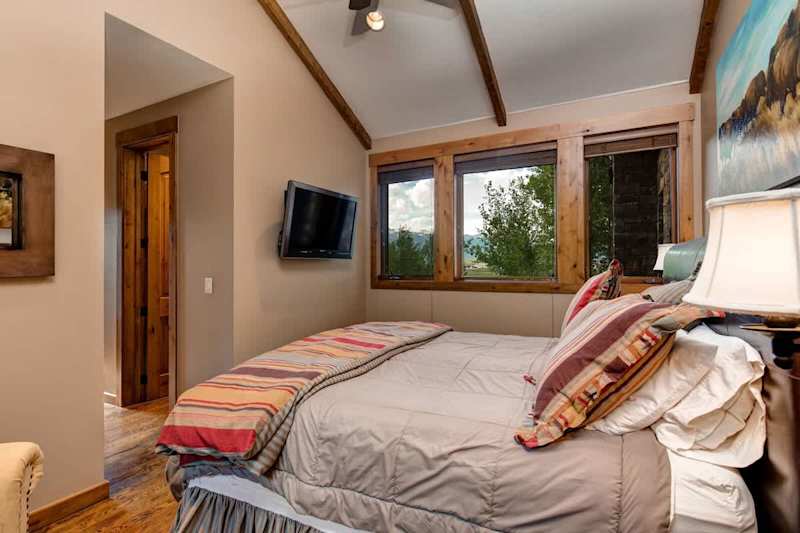 Bedroom (1 of 3)