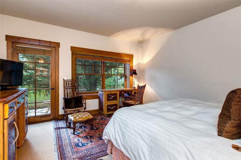 Bedroom (2 of 3)