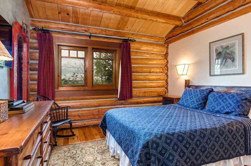 Spruce Cabin Bedroom 2