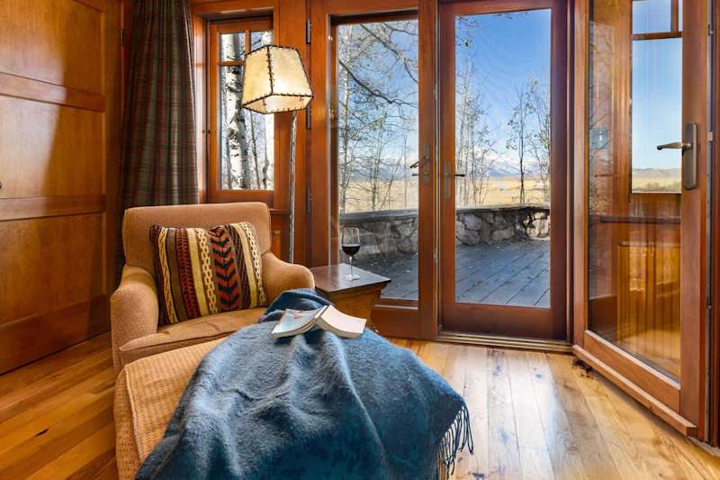 Spruce Cabin Bedroom 1 (4 of 4)