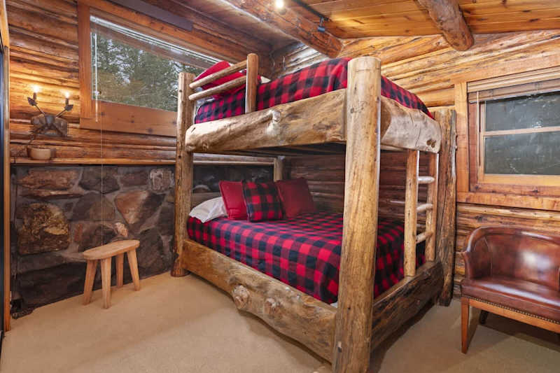 Bedroom (1 of 3)