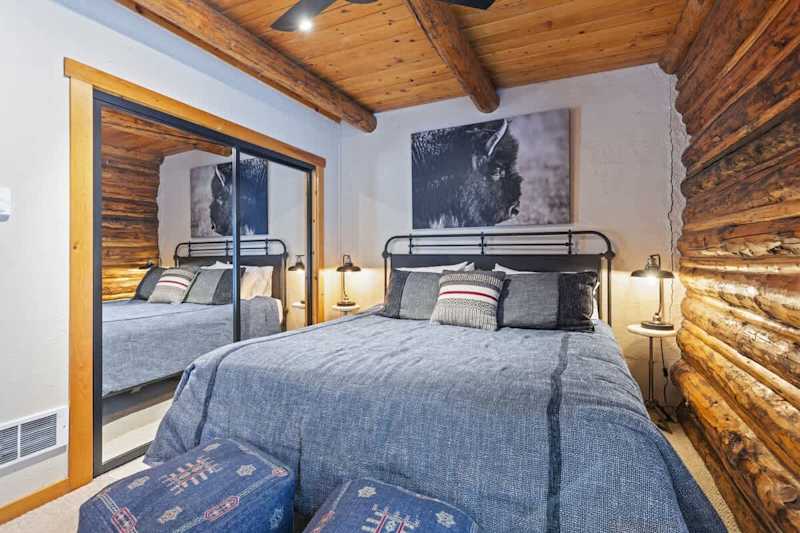 Bedroom (3 of 5)