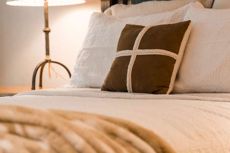 Bedroom (2 of 4)