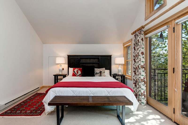 Bedroom (4 of 4)