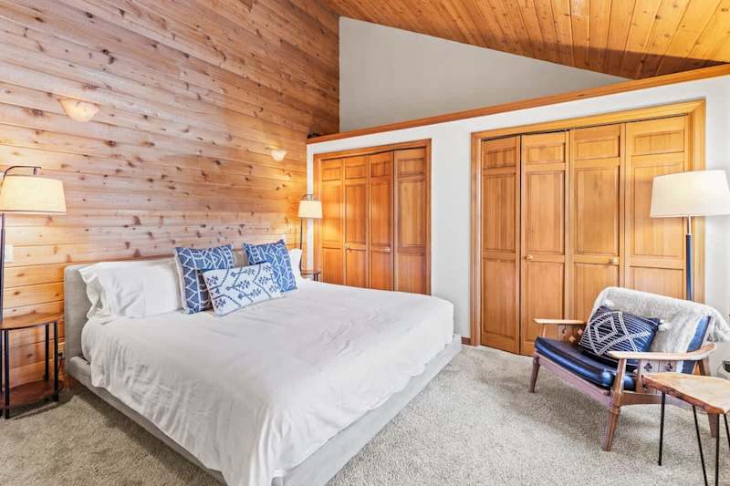 Bedroom (1 of 3)