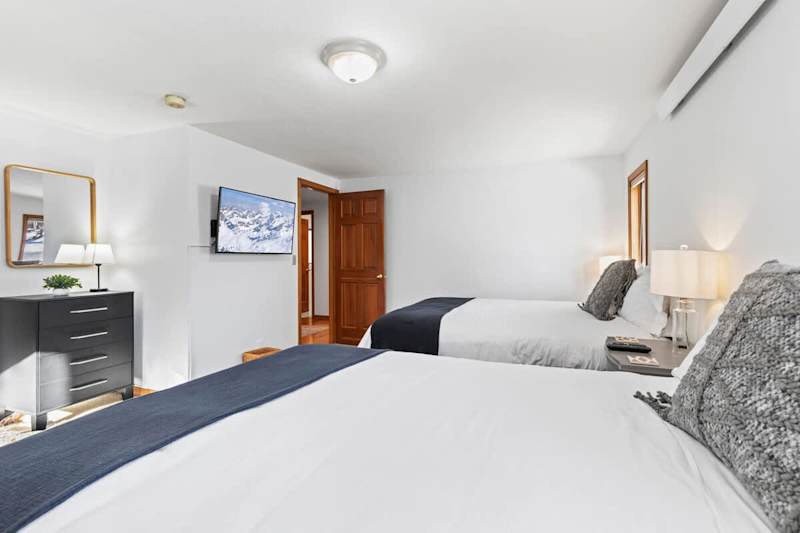 Bedroom (2 of 3)