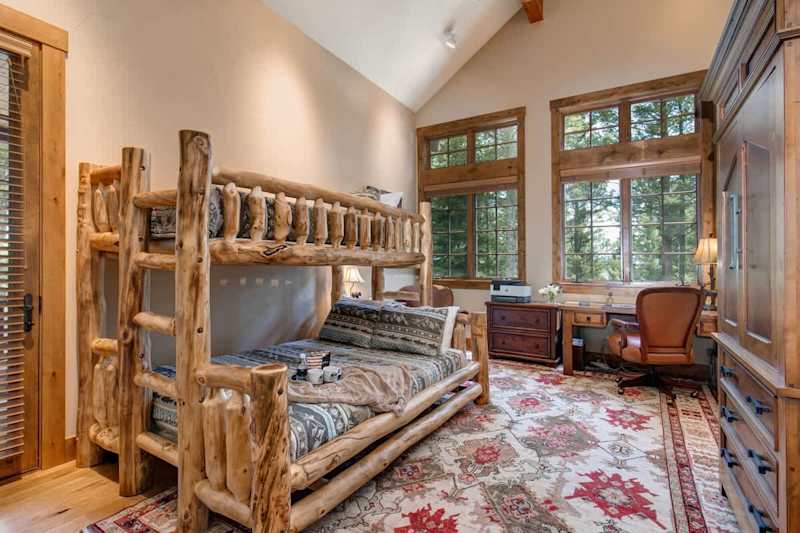 Bedroom (1 of 2)