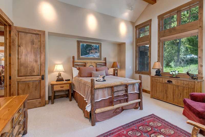 Bedroom (1 of 2)