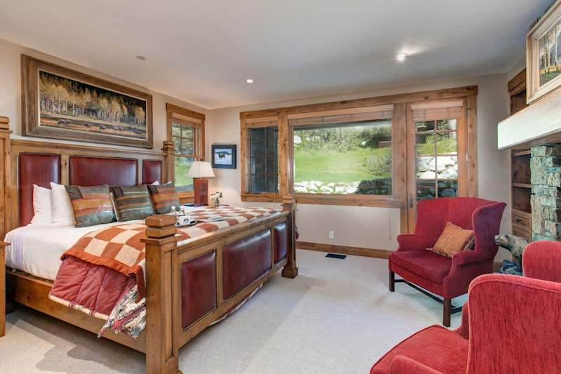 Bedroom (1 of 3)