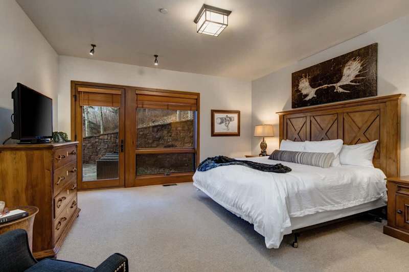 Bedroom (1 of 3)