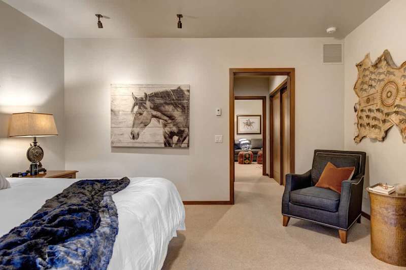 Bedroom (3 of 3)