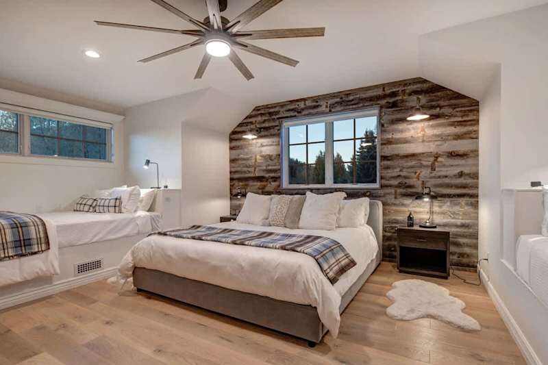 Bedroom (6 of 7)