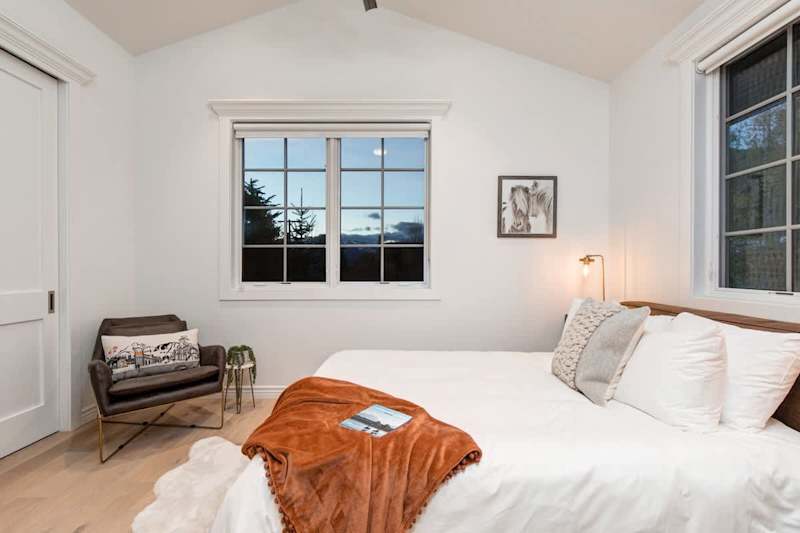 Bedroom (1 of 3)