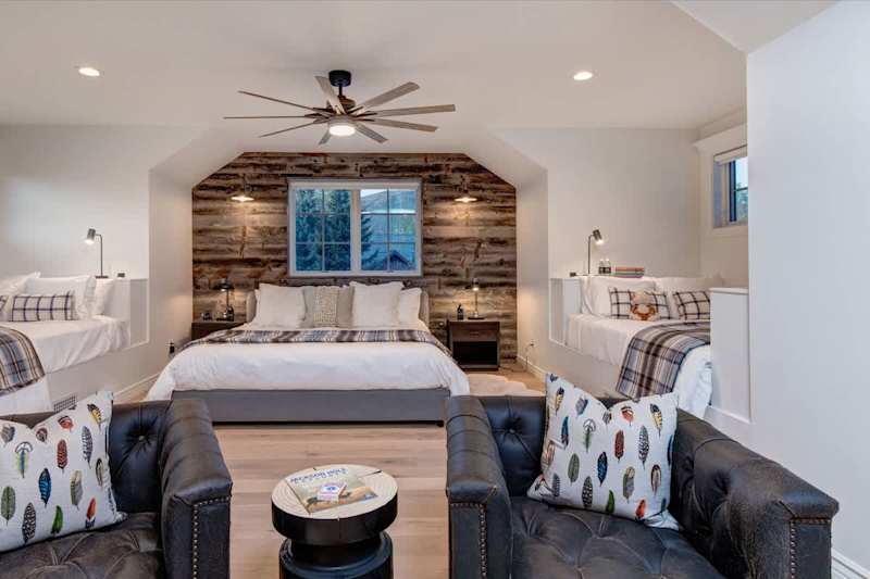 Bedroom (1 of 7)