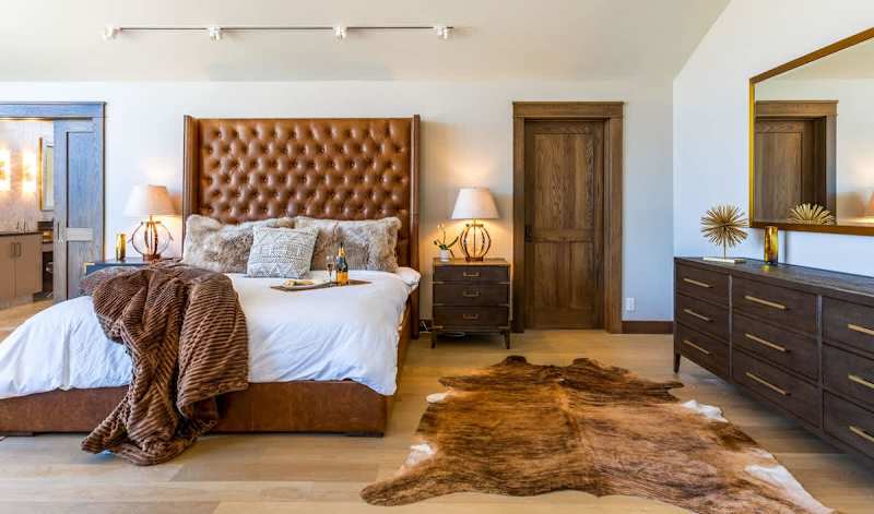 Bedroom (2 of 9)