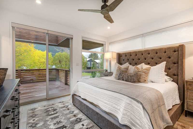 Bedroom (1 of 2)