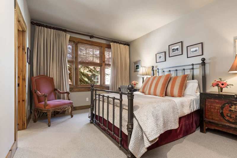 Bedroom (1 of 2)