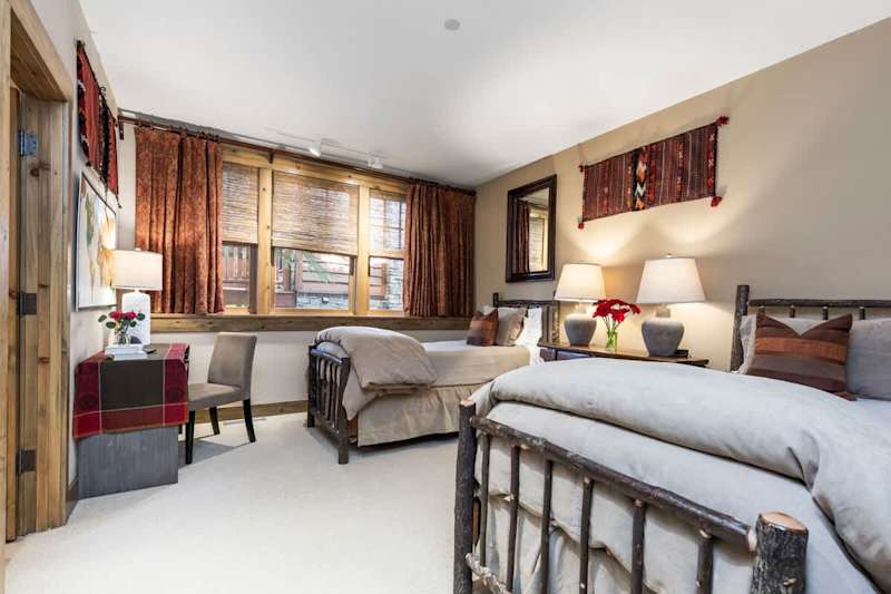 Bedroom (1 of 2)
