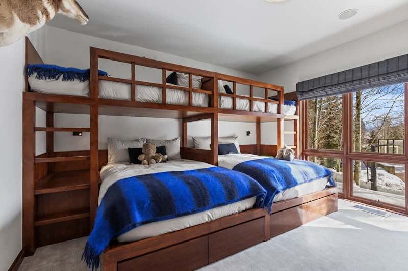 Bedroom (1 of 3)