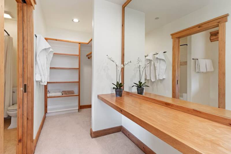 Bedroom (3 of 3)