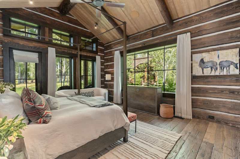 Bedroom (2 of 4)