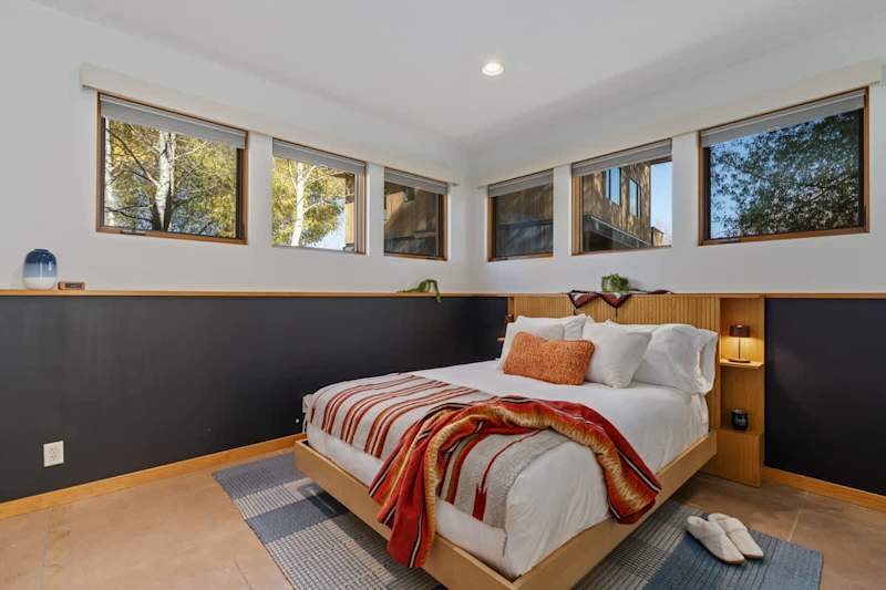 Bedroom (1 of 2)