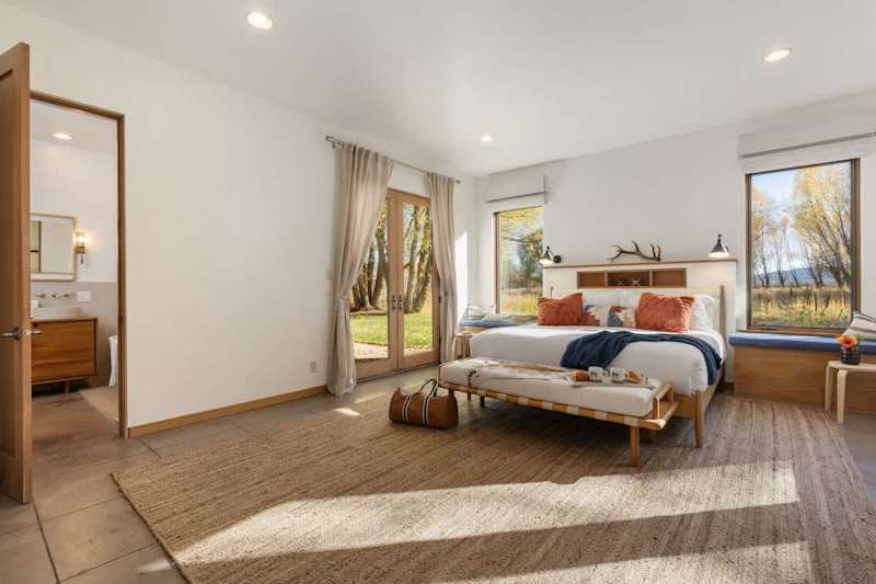 Bedroom (1 of 2)