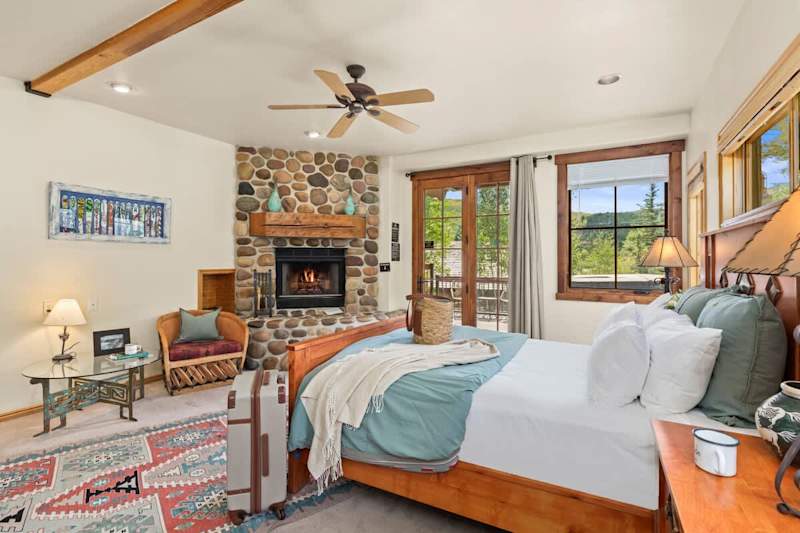 Bedroom (2 of 3)