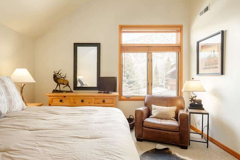 Bedroom (1 of 2)