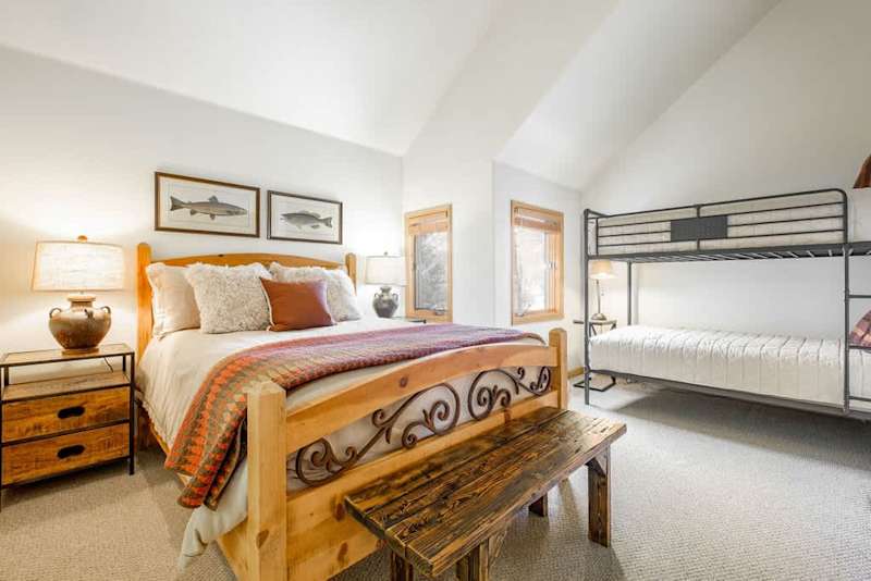 Bedroom (1 of 3)
