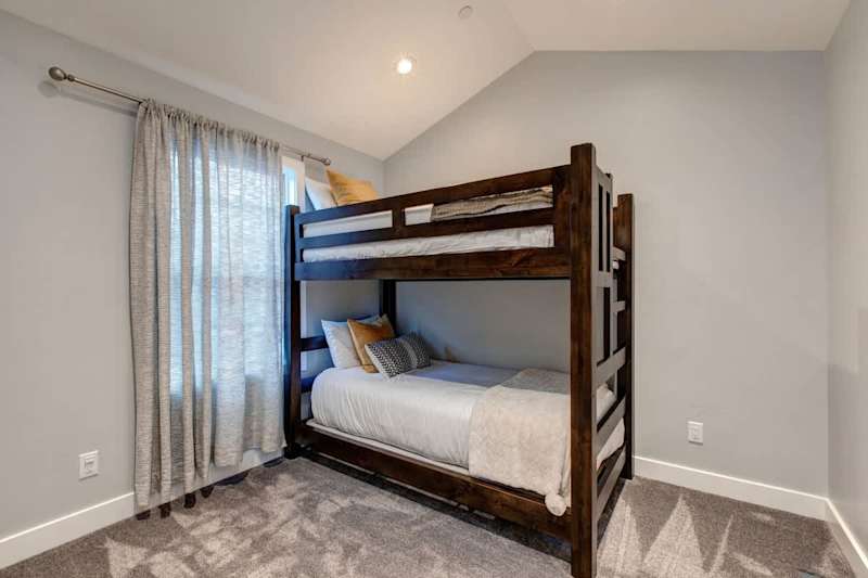 Bedroom (1 of 2)