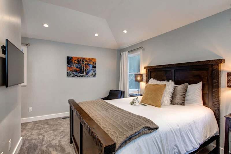 Bedroom (1 of 2)