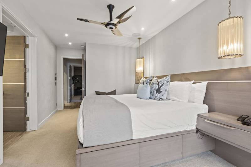 Bedroom (2 of 3)