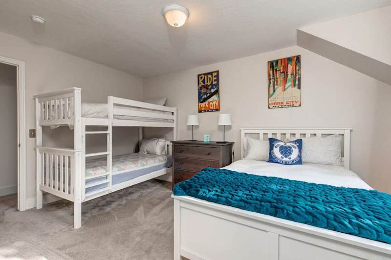 Bedroom (1 of 3)