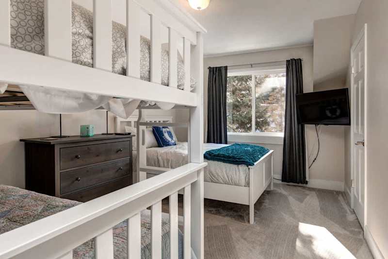 Bedroom (2 of 3)
