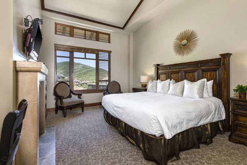 Bedroom (1 of 2)