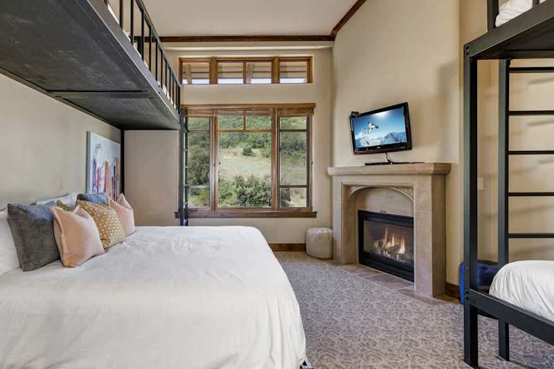 Bedroom (1 of 2)