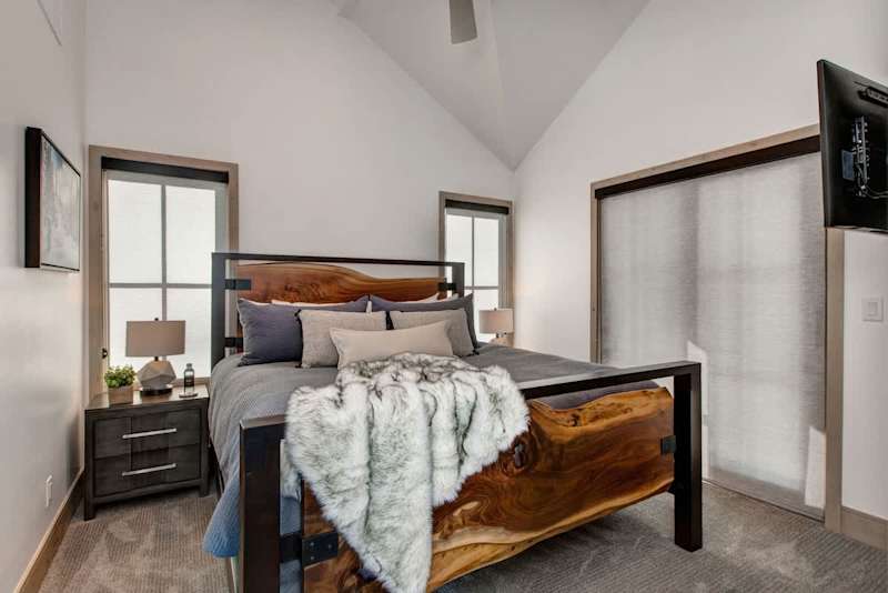 Bedroom (1 of 3)