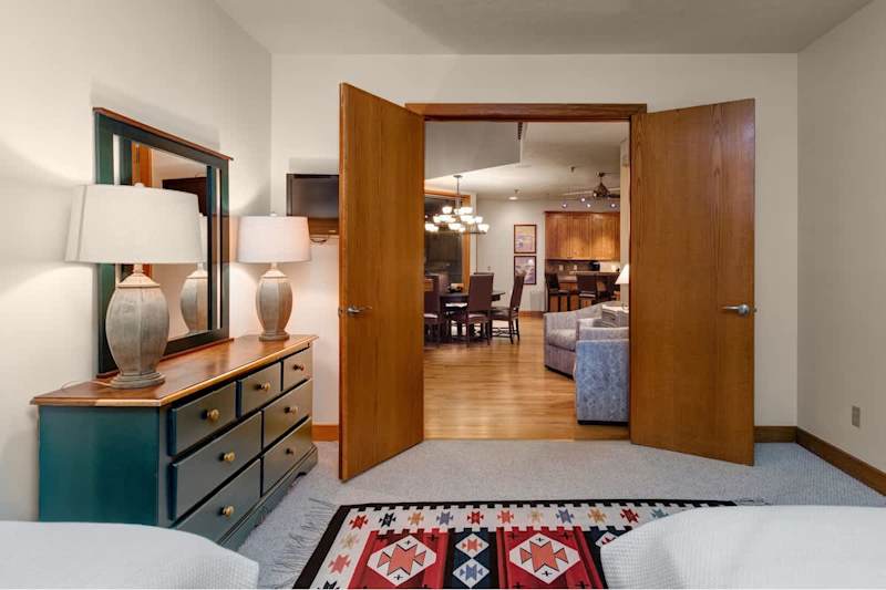 Bedroom (3 of 3)
