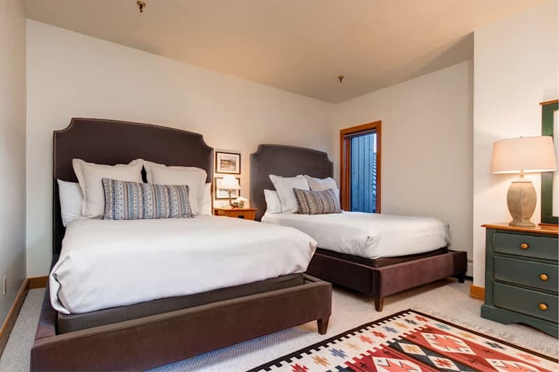 Bedroom (2 of 3)