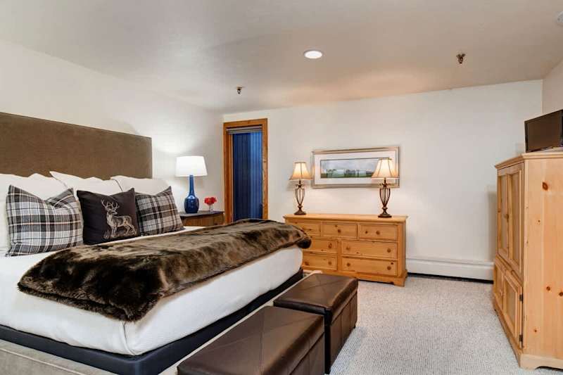 Bedroom (3 of 3)
