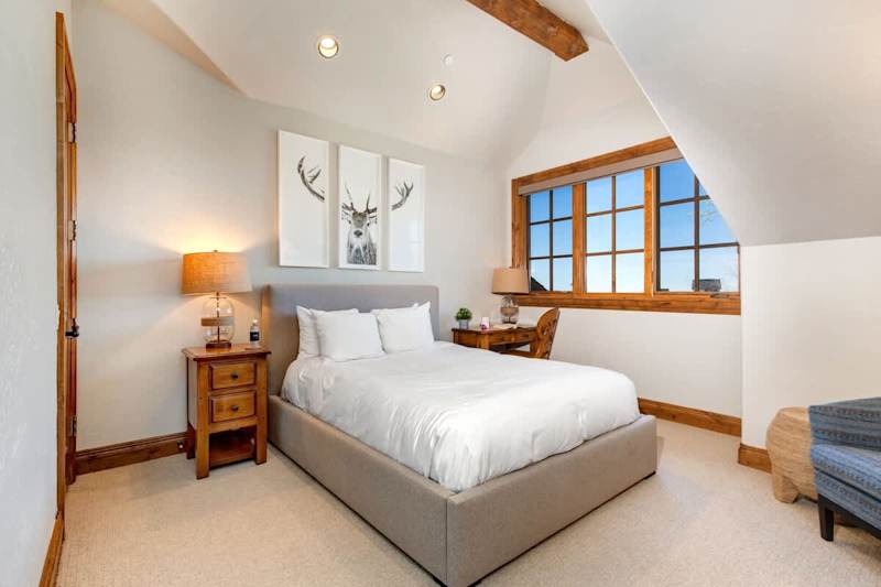 Bedroom (1 of 2)