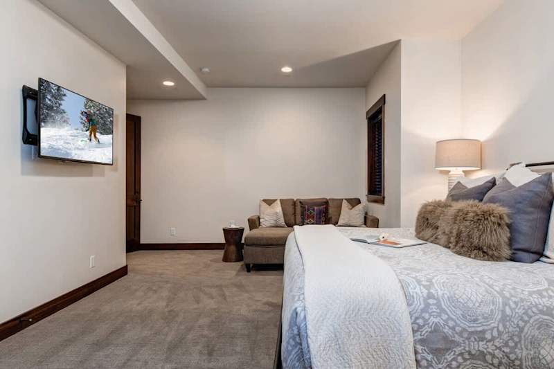 Bedroom (2 of 3)