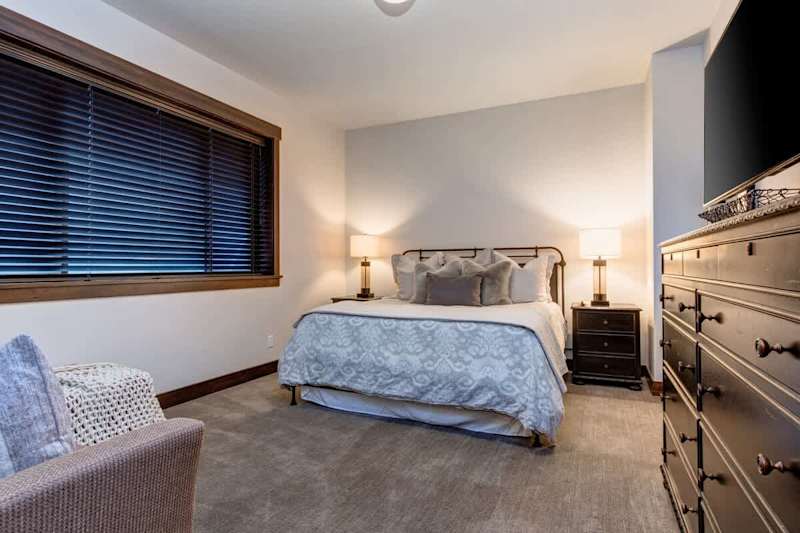 Bedroom (1 of 2)