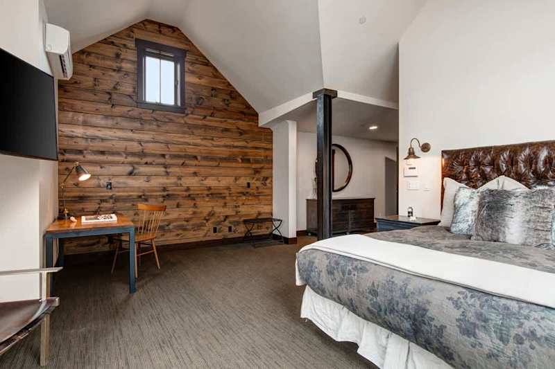 Bedroom (1 of 3)