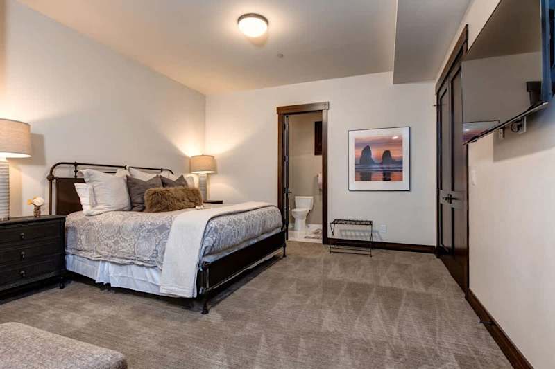 Bedroom (1 of 3)