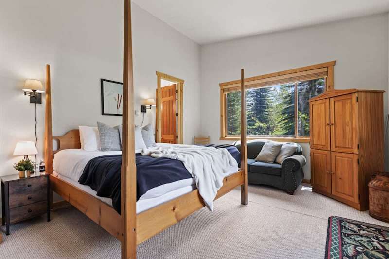 Bedroom (1 of 3)