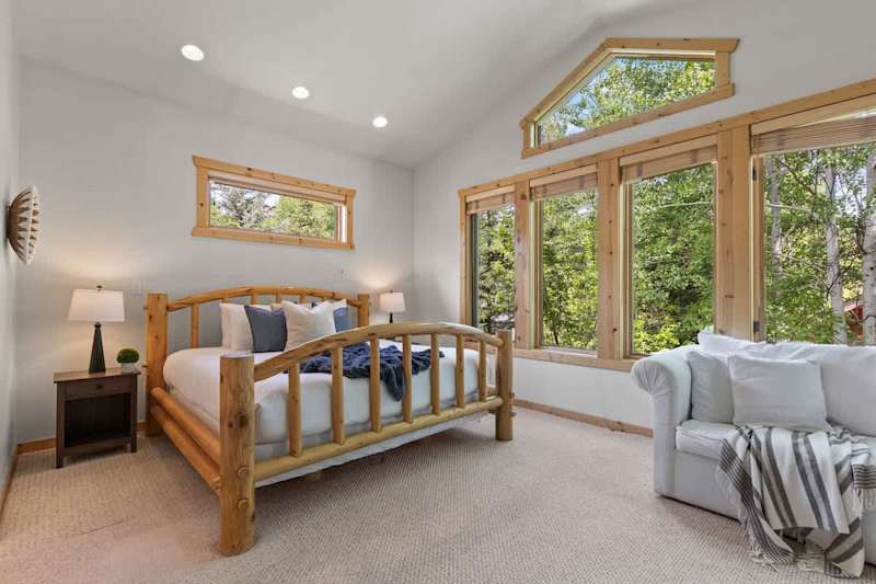 Bedroom (1 of 3)